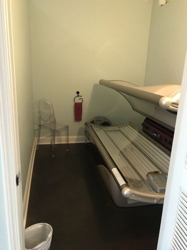 City Beach Tanning Salon: 3000 Severn Ave Ste 3, Metairie, LA 70002